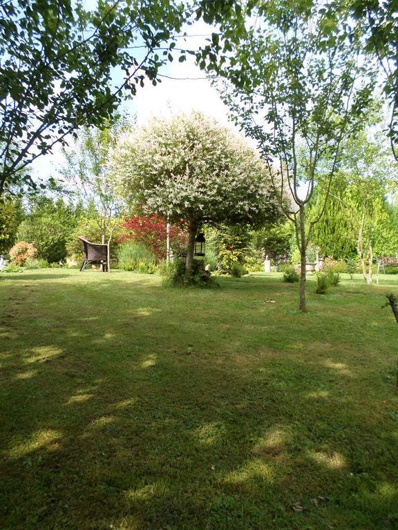 La Chevallerie B&B Isigny-le-Buat Extérieur photo