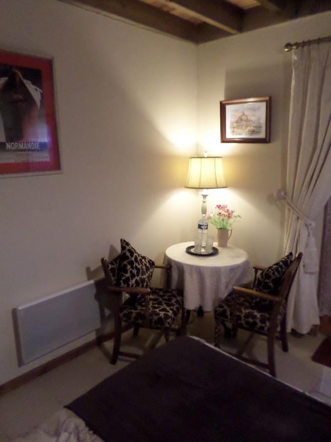 La Chevallerie B&B Isigny-le-Buat Extérieur photo